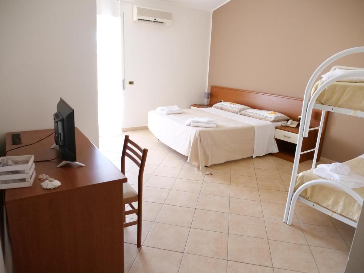 Grand Hostel Calabria Pietrapaola Exterior foto